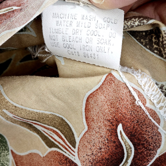 Tori Richard Honolulu Shirt Size Medium Hawaiian ButtonUp Short Sleeve Tropical - Picture 8 of 9